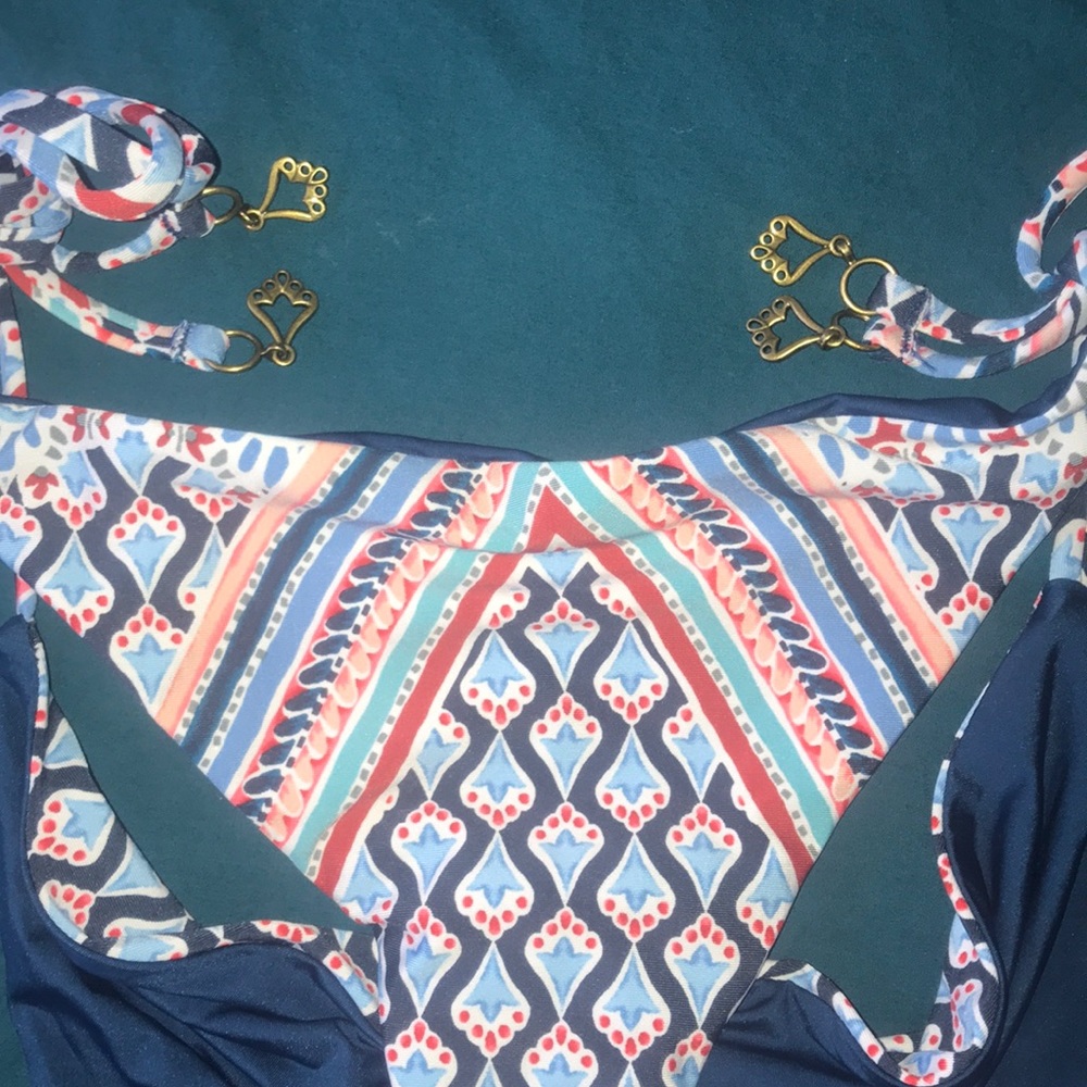 LUCKY BRAND Reversible Venice String Bikini bottom - Picture 8 of 8